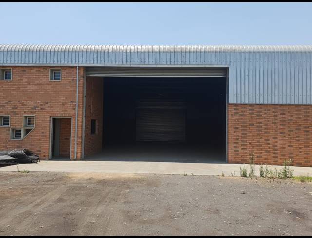 525M² WAREHOUSE TO LET IN BRENTWOOD PARK
